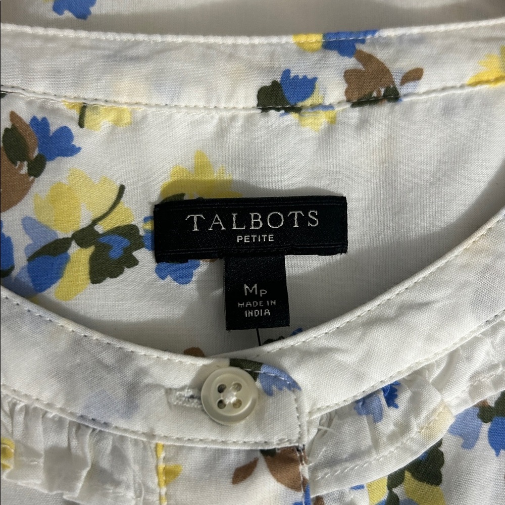 🆕 Talbots Petite Pleaded Ruffle Trim Floral Blouse. NWOT - Picture 7 of 10